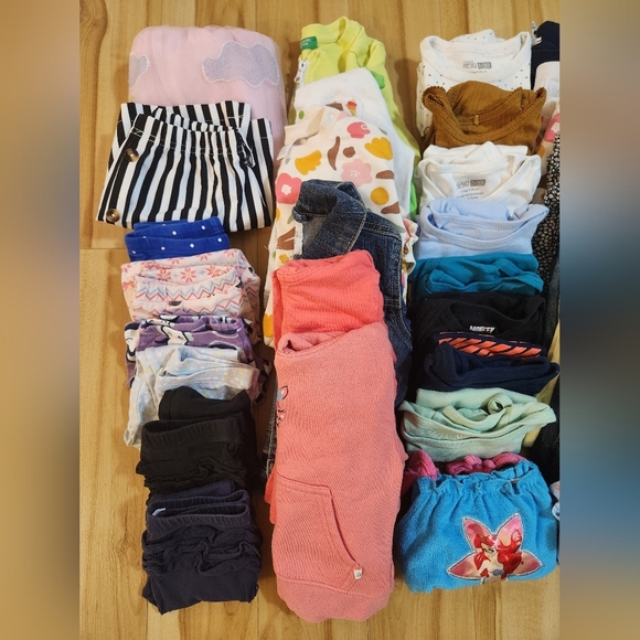 2T/18-24 Month Toddler Girl Lot - Baby Clothes (All Seasons) - Picture 2 of 4